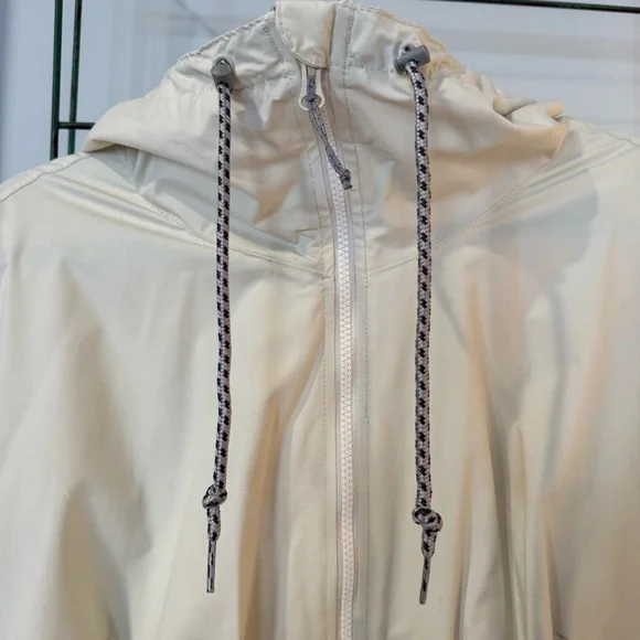 Columbia Plus Size Cream Colored Lillian Ridge Rain Jacket for Spring - Picture 2 of 13